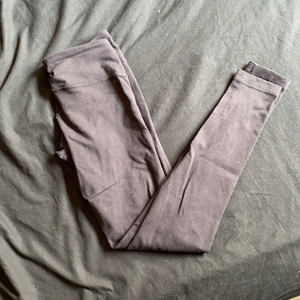 Black LuLulemon leggings